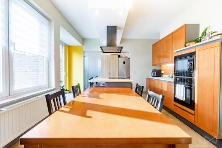 Gelijkvloerse verdieping met één slaapkamer in Saint-josse-ten-noode - Foto 5