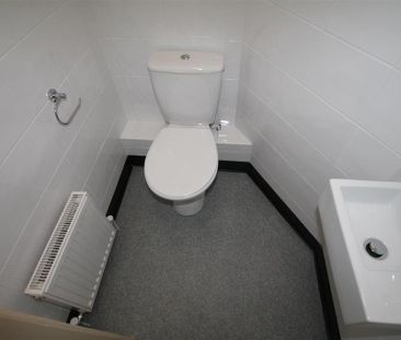 House share to rent - Photo 2