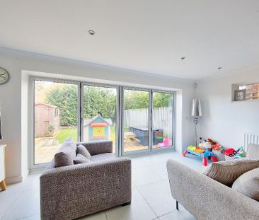 4 bedroom detached house to rent - Photo 1