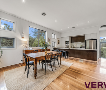 BRIGHT, BEAUTIFUL & PERFECTLY POISED TOWNHOUSE LIVING - Photo 5