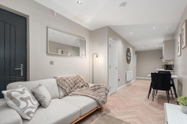 Apt 1, 225a Albertbridge Road, Belfast, BT5 4PX - Photo 1