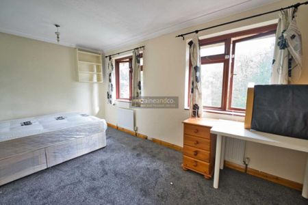 3 bedroom end of terrace house to rent - Photo 5