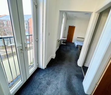 1 bedroom apartment to rent - Photo 2