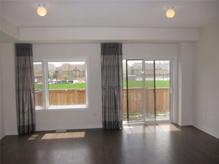 For Lease - 105 Laskin Drive, Vaughan, Ontario - Photo 3