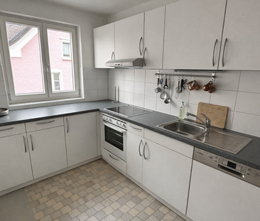 Geräumige 3.5 Zimmer-Wohnung an zentraler Lage - Photo 5