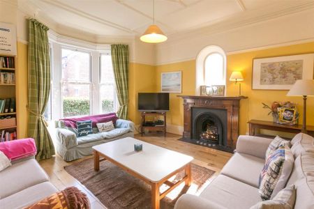 5 bedroom end of terrace house to rent - Photo 4