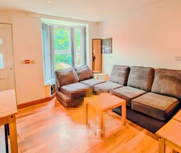 6 Bedroom 2 Bathroom - Photo 4