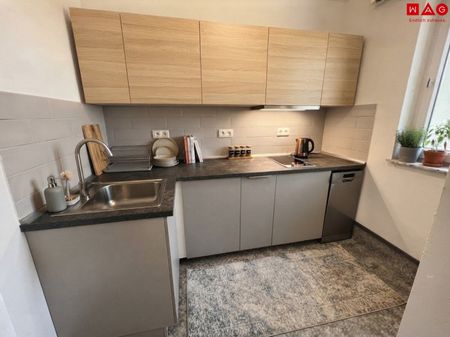 Stadtliebhaber aufgepasst! Einladende 3-Raum Wohnung mit dem Vorteil einer großen und sonnigen Loggia mit herrliche Aussicht! Erstklassige Infrastruktur! - Foto 4