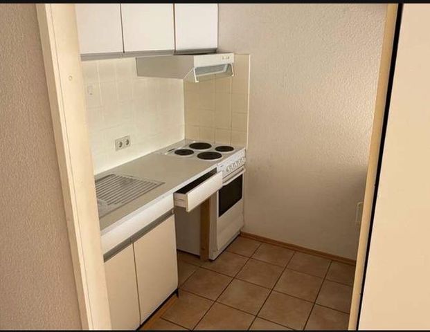 Sonnige Wohnung mit Balkon und Küche -MHH-Groß Buchholz 660€ warm - Foto 1