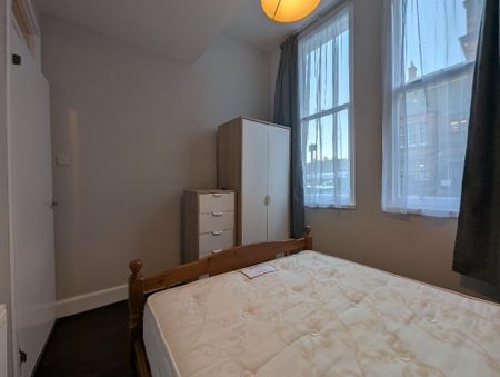 1 bedroom flat to rent - Photo 4