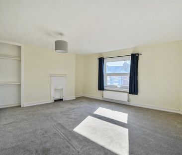 2 bedroom maisonette to rent - Photo 5