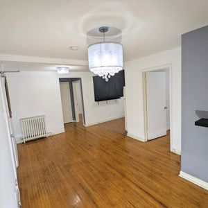 2bd, 1Bath 5 minutes walk to Eglinton W Subway - Photo 3