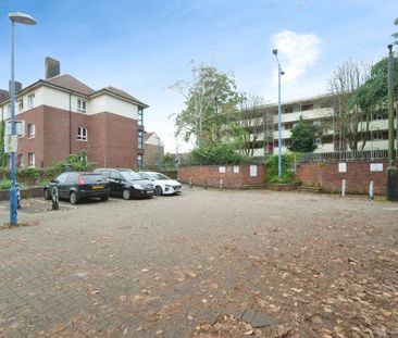 2 Bed Flat, Elton House, BS2 - Photo 3