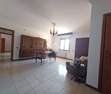 Quadrilocale via carlo cattaneo 41, Centro, Nepi - Photo 3