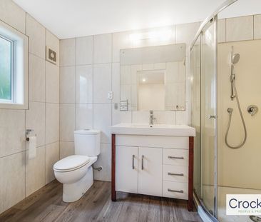 Bright and airy family home - Photo 5