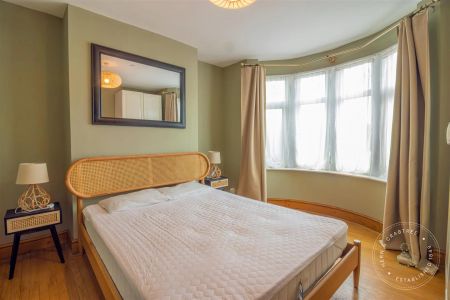 2 Bedroom Flat - Photo 5