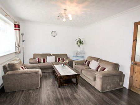 3 bedroom terraced house to rent - Photo 2