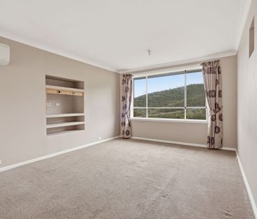 Immaculately presented 3 bedroom family home in a great location - Photo 4