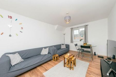 2 bedroom apartment to rent - Photo 2