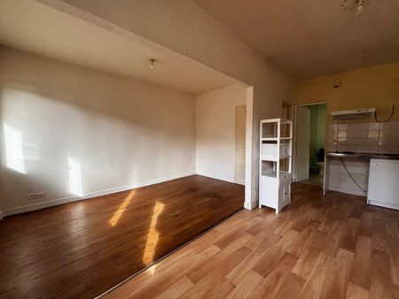Location Appartement 2 pièces 46m² AIRE SUR L ADOUR 40800 - Photo 2