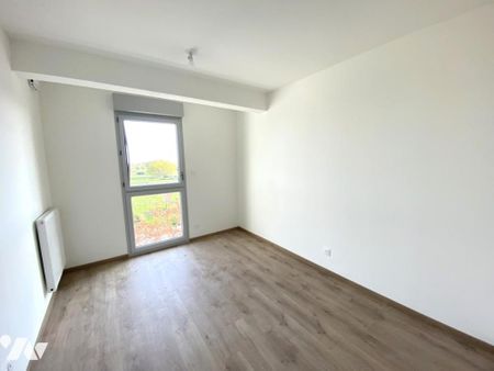 Appartement au 3ème étage, 2 chambres, balcon, place de parking - Photo 4