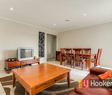 34 Bounty Way, Berwick VIC - Photo 3