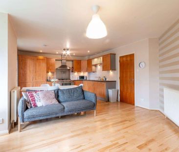 3 bedroom flat to rent - Photo 1