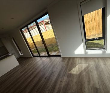 Exclusive Brand New Residence – Prestigious Moorabbin Living at Its... - Photo 2