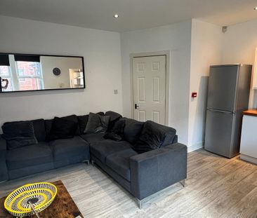 8 Bed Terraced House, Headingley Mount, LS6 - Photo 4