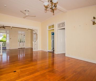 Queenslander Inspired, Generously Proportioned Family Home - Photo 2