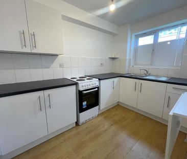 Conway Gardens, Grays, RM17 - Photo 1