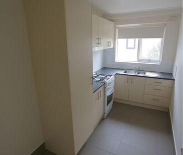 8/6 Clyde Street, Thornbury, VIC 3071 - Photo 5