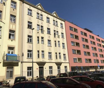 Pronájem bytu 2+kk • 52 m² bez realitkyMojmírova, Praha - Nusle - Photo 1