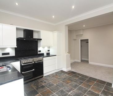 3 bedroom end of terrace house to rent - Photo 6