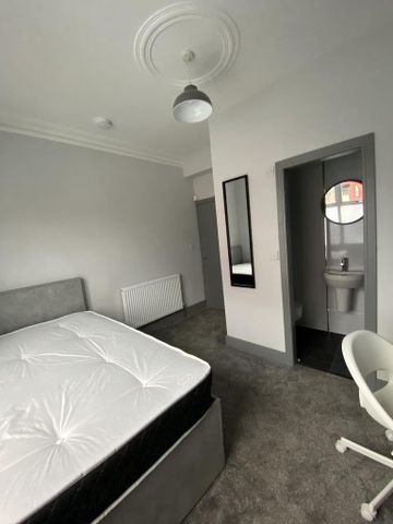 4 bedroom terraced house to rent - Photo 3