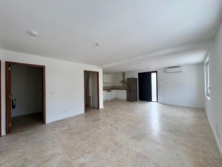 Location Appartement 3 pièces 67m² LA FARLEDE 83210 - Photo 3