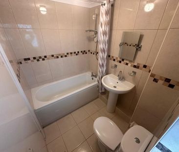 2 bedroom semi-detached house to rent - Photo 3