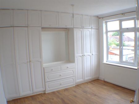 3 bedroom semi-detached house to rent - Photo 3