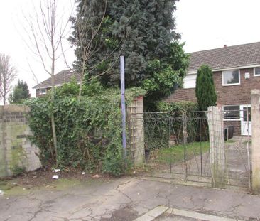 3 bedroom semi-detached house to rent - Photo 2