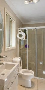 6A Fuchsia Place, Bossley Park NSW - Photo 4