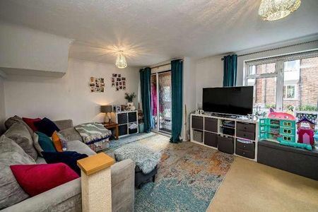Jasmine Crescent, Princes Risborough, Bucks, HP27 - Photo 4