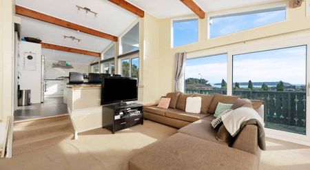 Three Bedroom Family Home In Titahi Bay - Photo 2