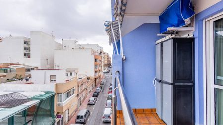 2-Bedroom beautiful apartment with underground car space for rent in Torrevieja - Photo 4