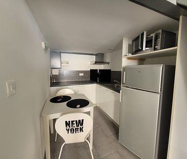 Appartement T1 bis meublé avec chambre en mezzanine proche centre-ville Nimes à louer - Photo 2