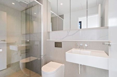 Sophisticated Urban Living - Photo 4