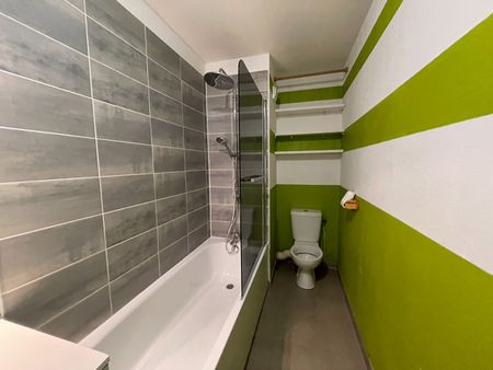 APPARTEMENT T3 avec terrasse et places de parking - CORNEBARRIEU, - Photo 2