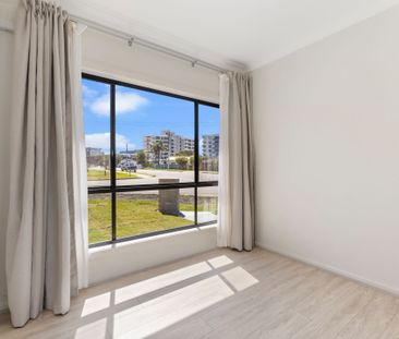 Stylish Near-New 2-Bedroom Home with Spacious Outdoor Living - Photo 6