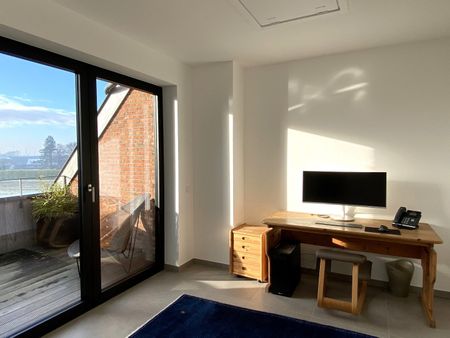 RUIM TWEE SLAAPKAMER APPARTEMENT MET TERRAS EN STAANPLAATS - Photo 2