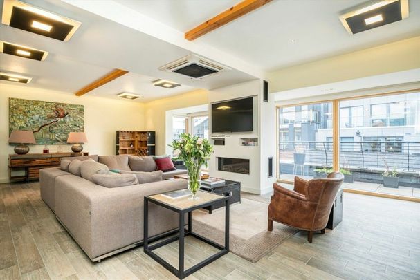 Great Sutton Street, London, EC1V - Photo 1