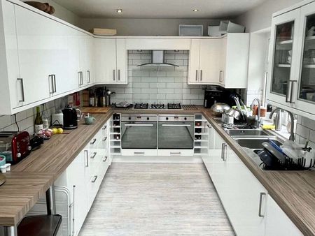 North Place Room 5 - Photo 2